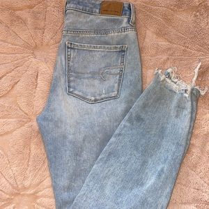 Ripped light wash American eagle jeans size 4